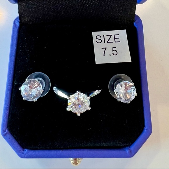 Elegant Silver Jewelry Set with MOISSANITE. Engagement Ring 2CT